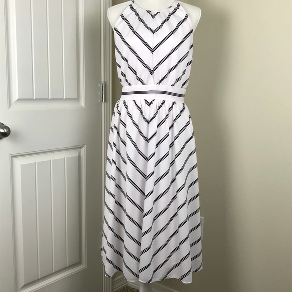 Ann Taylor Dresses & Skirts - Ann Taylor striped Sleeveless Black/white 10 M